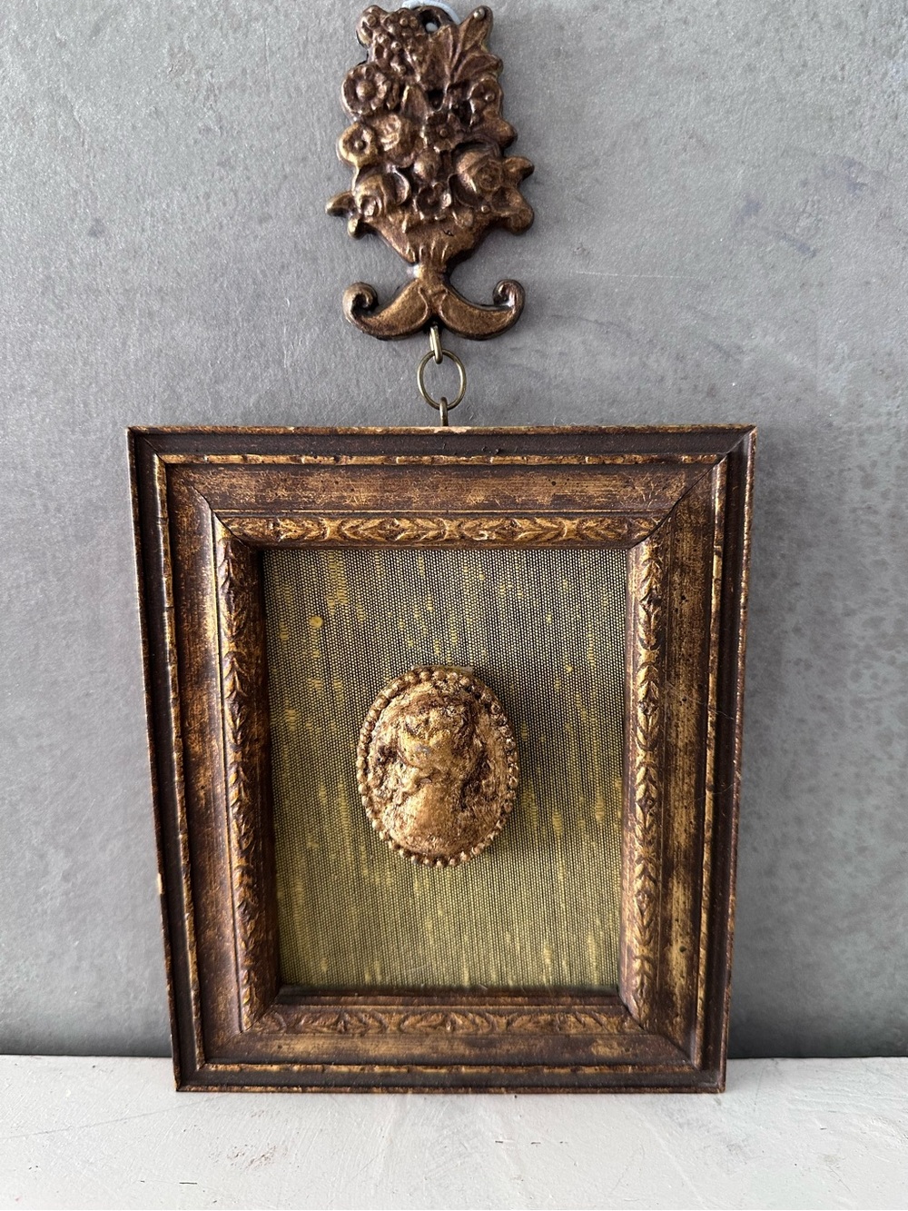 Unique Vintage Art Framed CAMEO WOOD GOLD GREEN Small 5x6